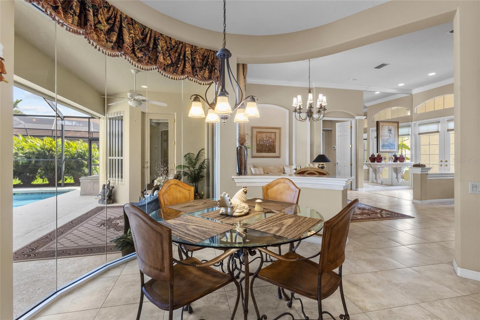 PELICAN POINTE GOLF & COUNTRY - Residential