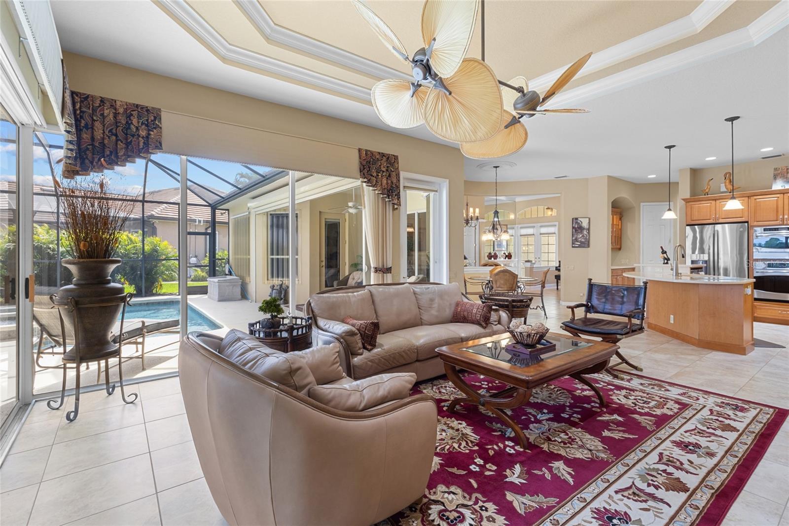 PELICAN POINTE GOLF & COUNTRY - Residential