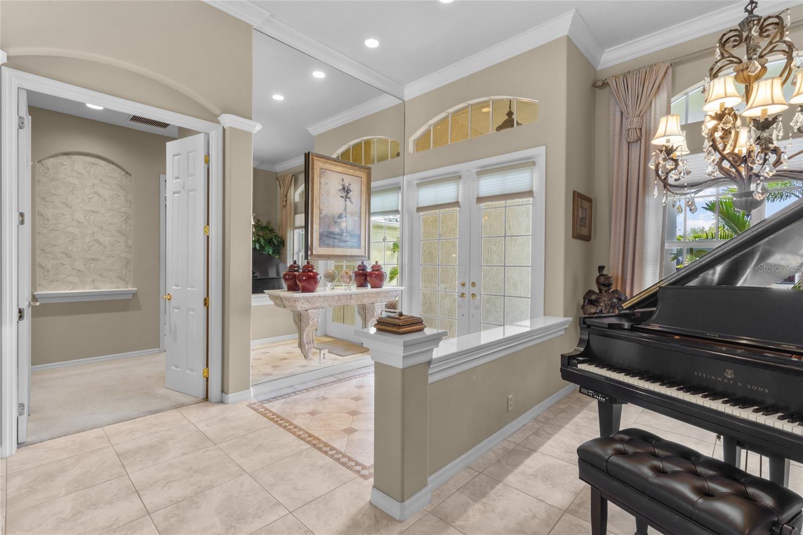 PELICAN POINTE GOLF & COUNTRY - Residential