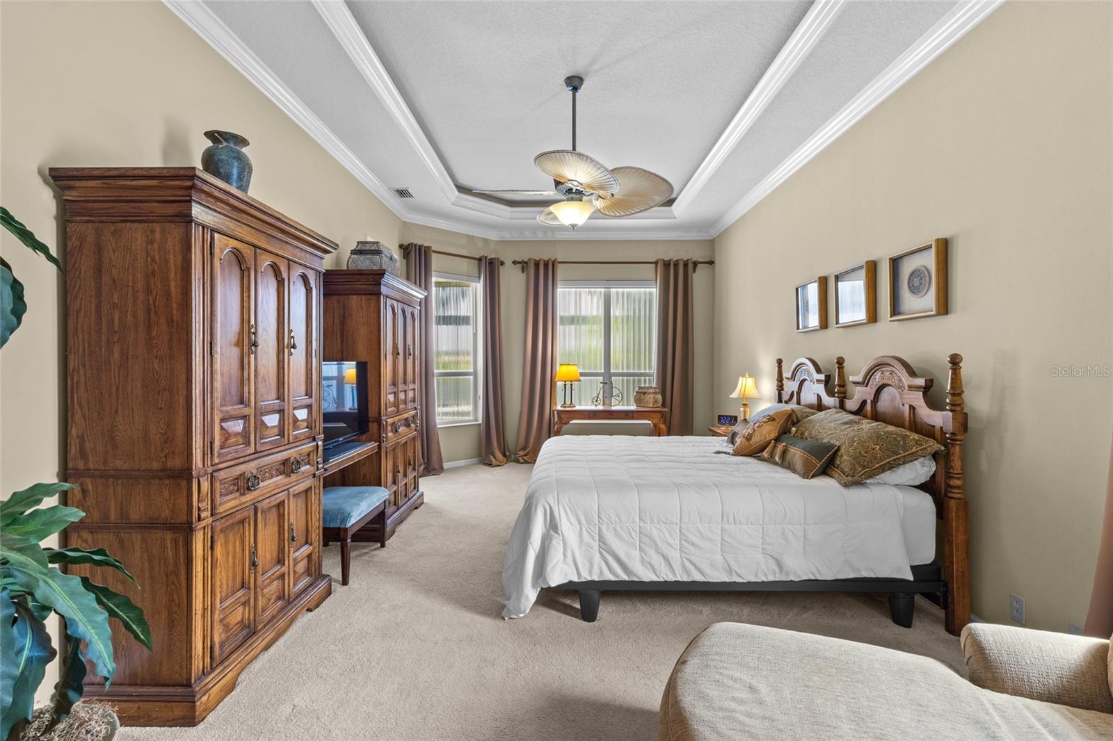 PELICAN POINTE GOLF & COUNTRY - Residential