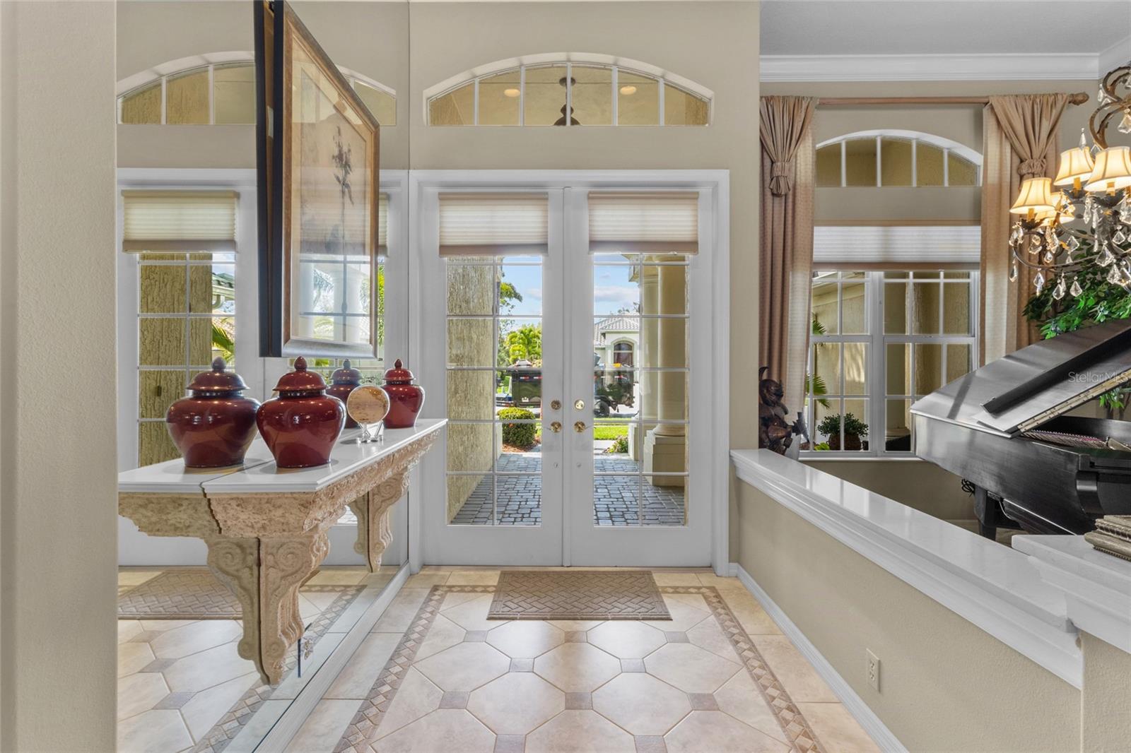 PELICAN POINTE GOLF & COUNTRY - Residential