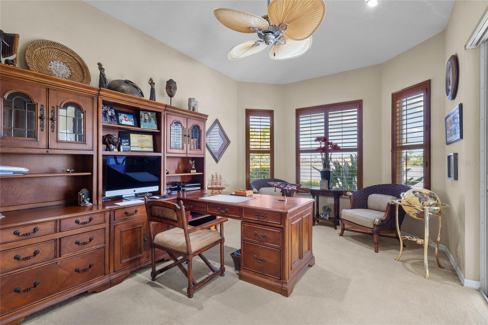 PELICAN POINTE GOLF & COUNTRY - Residential