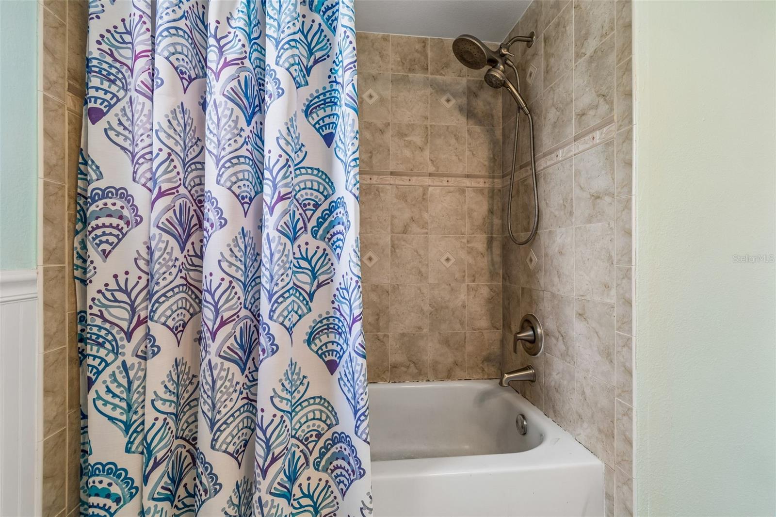 BLOOMINGDALE SEC A UNIT 1V - Residential