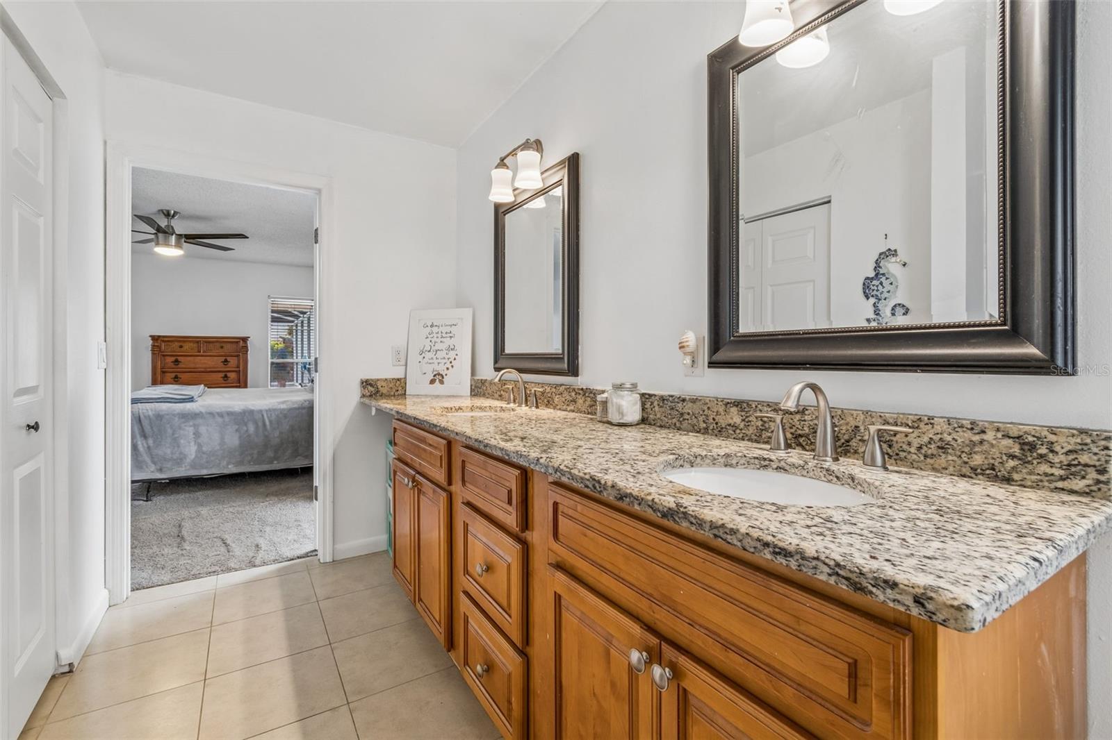 BLOOMINGDALE SEC A UNIT 1V - Residential