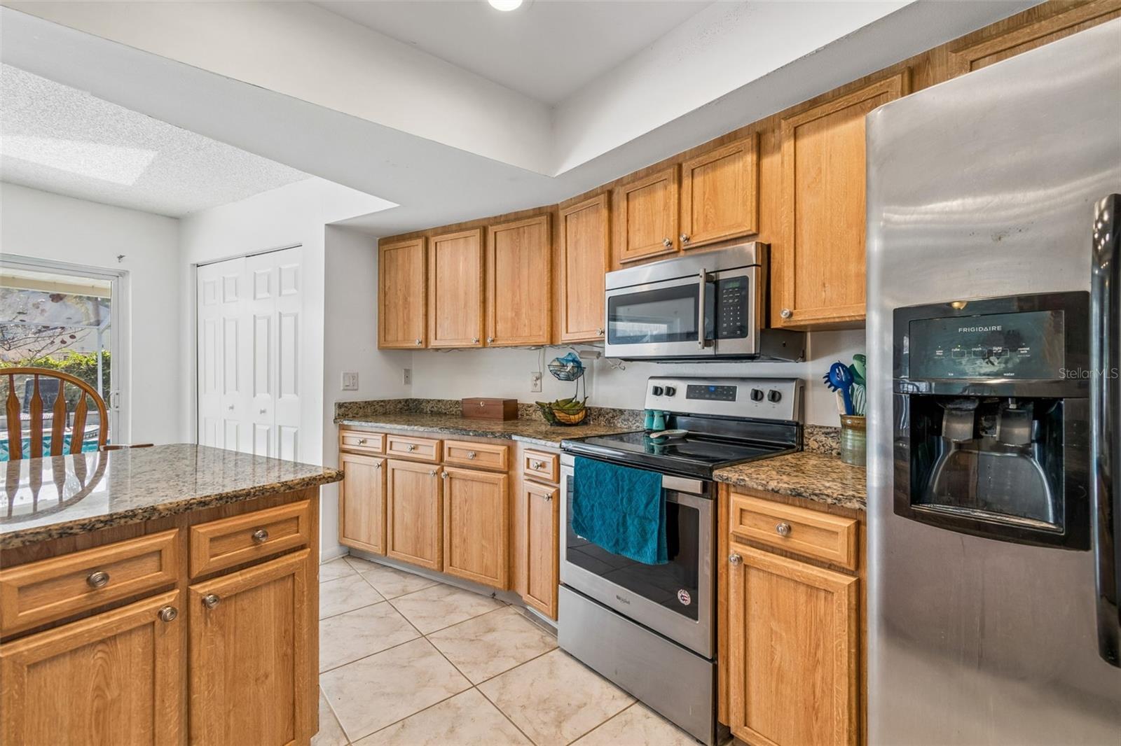 BLOOMINGDALE SEC A UNIT 1V - Residential