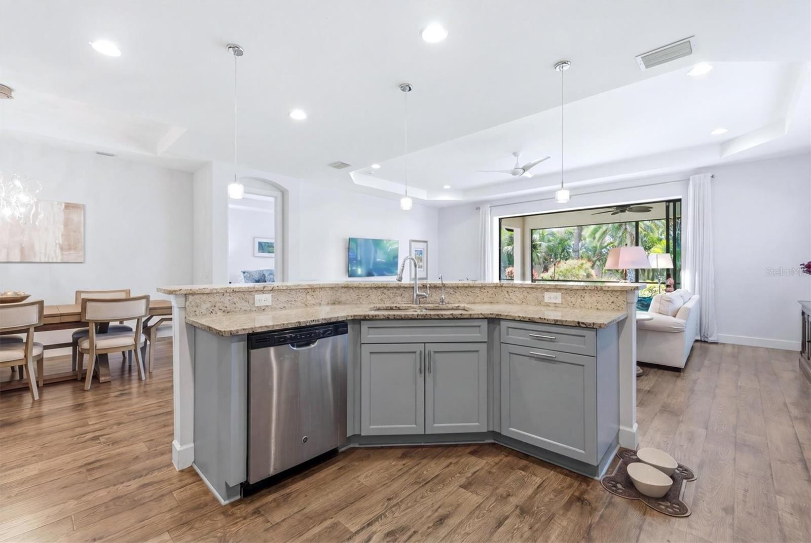 GRAND OAKS - Residential
