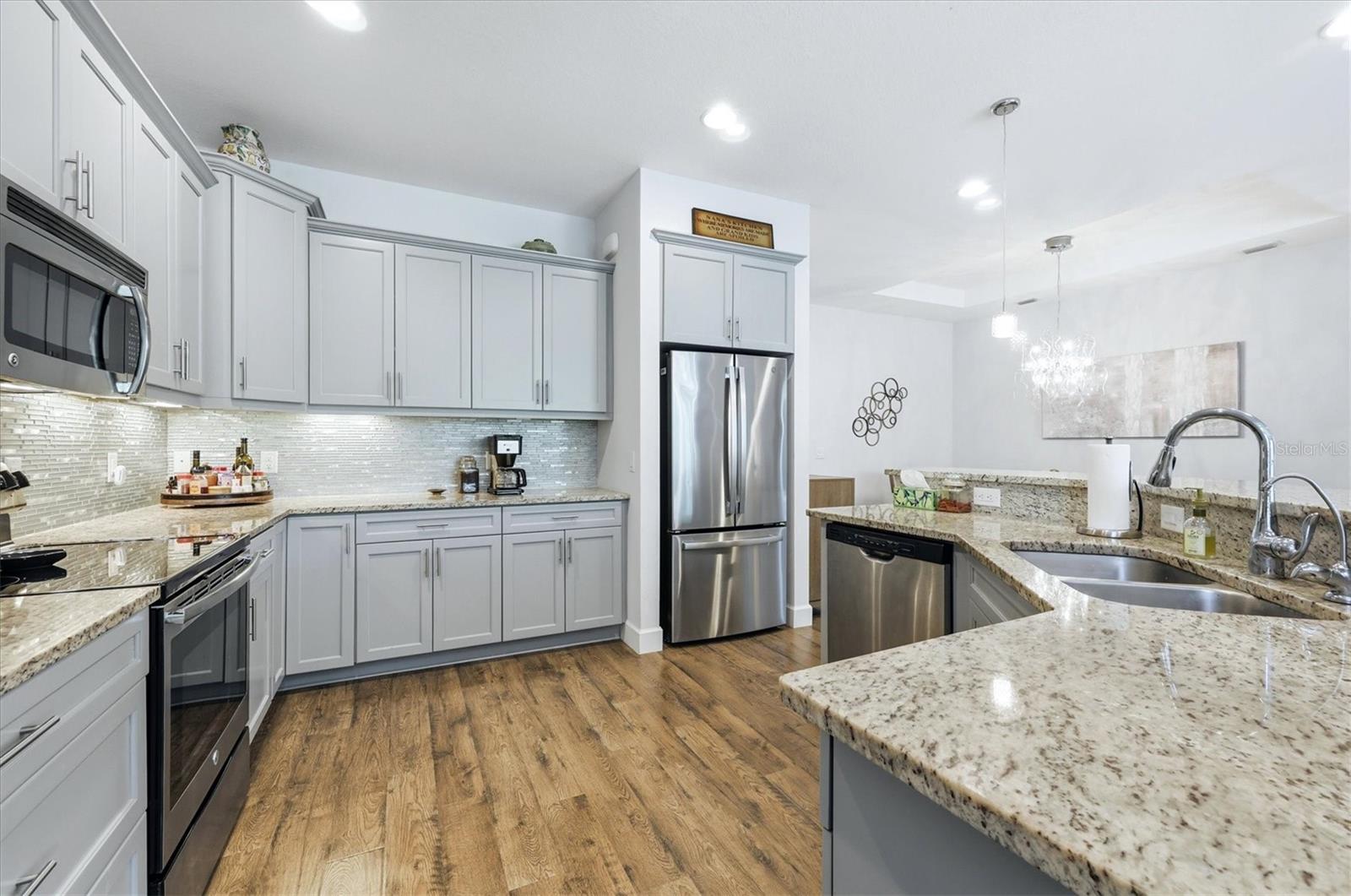 GRAND OAKS - Residential