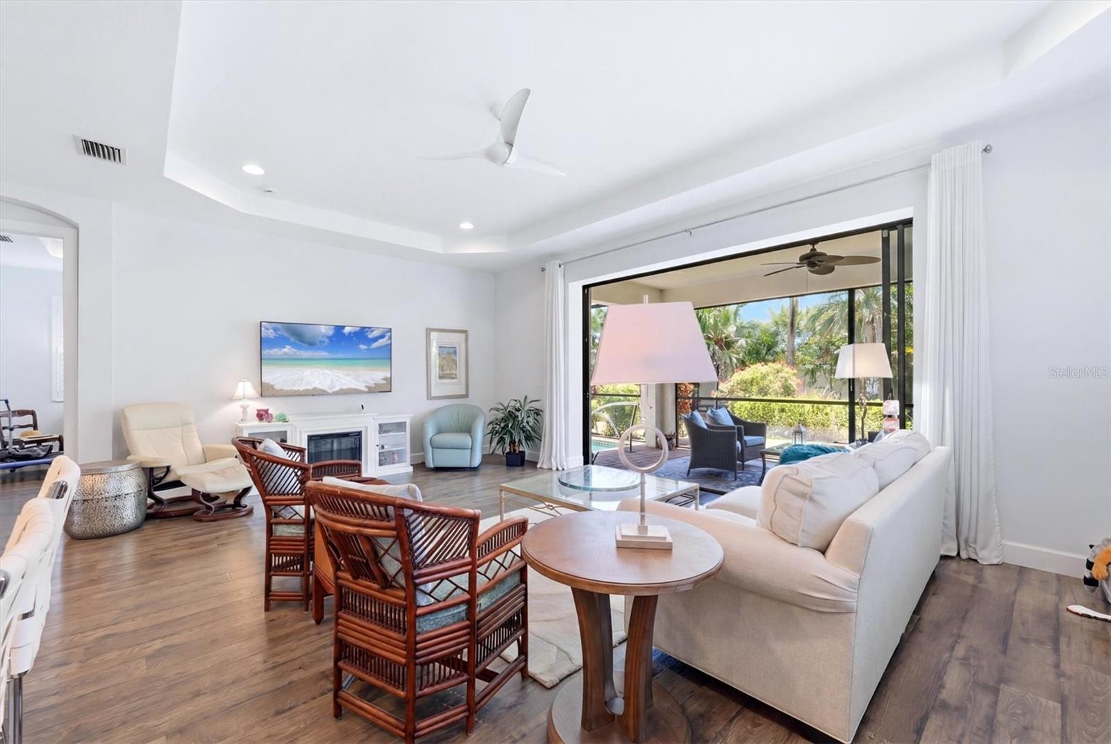 GRAND OAKS - Residential