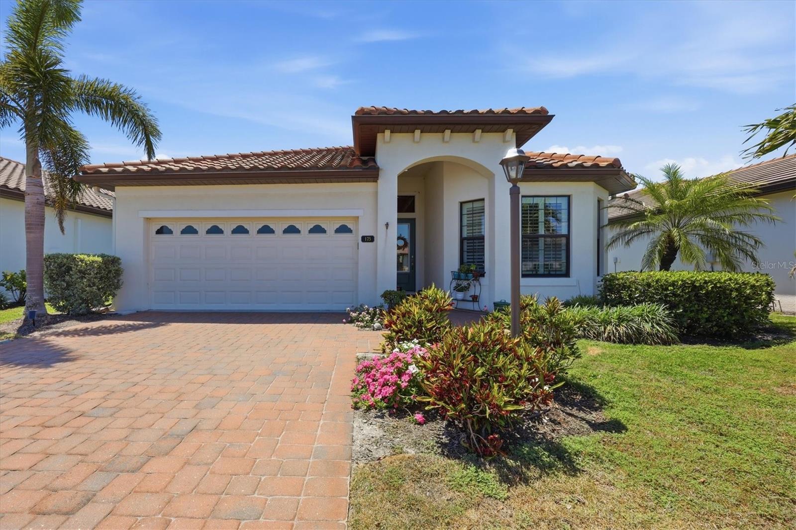 GRAND OAKS - Residential