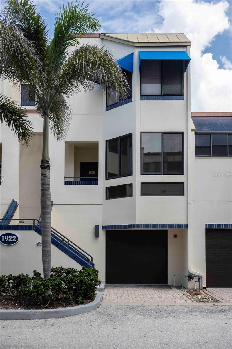 Turnkey Townhouse on Longboat Key – Resort-Style Living!
Live the island dream in this beautifully furnished 2-bedroom, 2.5-bathroom townhouse in the exclusive gated community of Fairway Bay. Located on picturesque Longboat Key, this bright and spacious home offers two ensuite bedrooms for ultimate comfort and privacy.
Enjoy private beach access to the stunning Gulf of Mexico, take a dip in the heated pool and spa, and soak in the relaxed coastal lifestyle. You're just minutes from the world-famous St. Armands Circle, with its fabulous shopping, dining, and entertainment options, and a quick drive to vibrant downtown Sarasota and the local theater scene. Additional charges 13% sales/resort tax to be paid by tenants if lease is three to six months.
This rental has it all—location, luxury, and lifestyle. Just bring your suitcase!