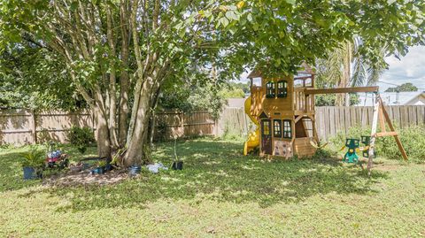 A home in LAKELAND