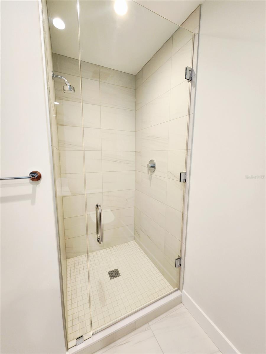 ART HOUSE CONDOMINIUM - Residential Lease