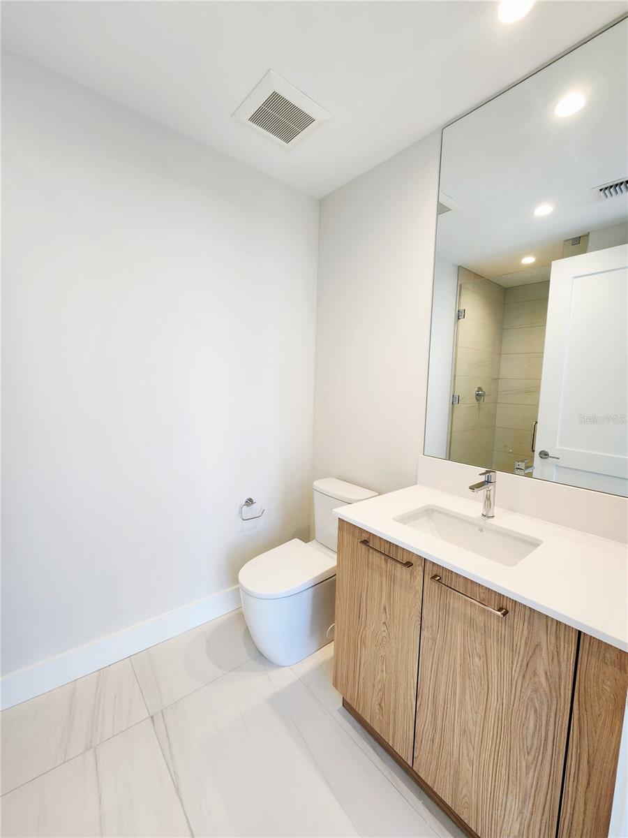 ART HOUSE CONDOMINIUM - Residential Lease