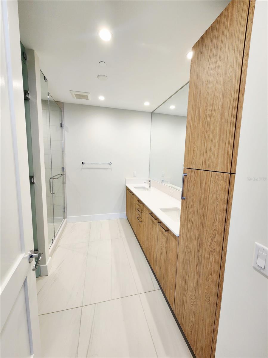 ART HOUSE CONDOMINIUM - Residential Lease