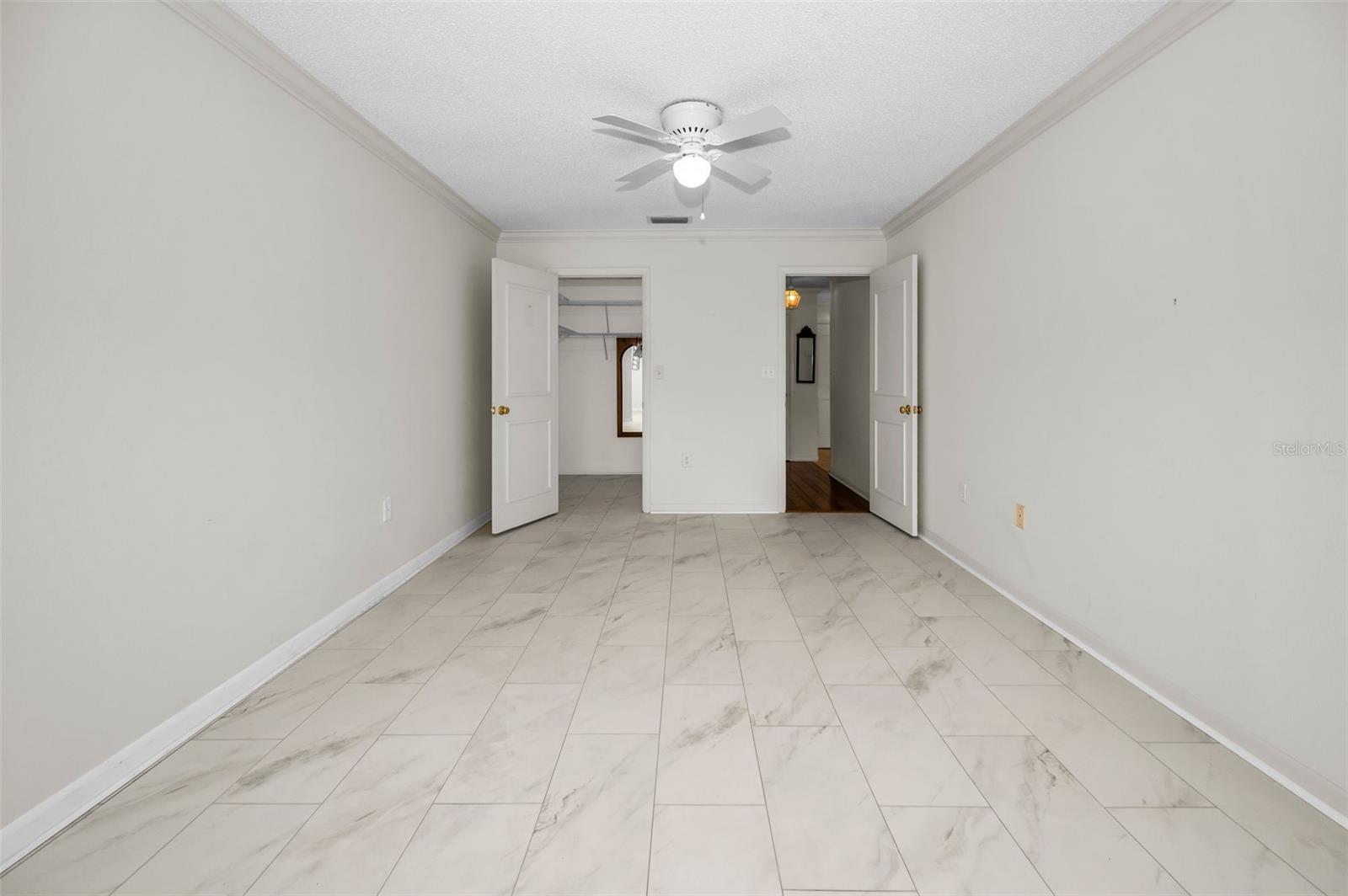 HARBOUR  CLUB CONDO NO 3 - Residential