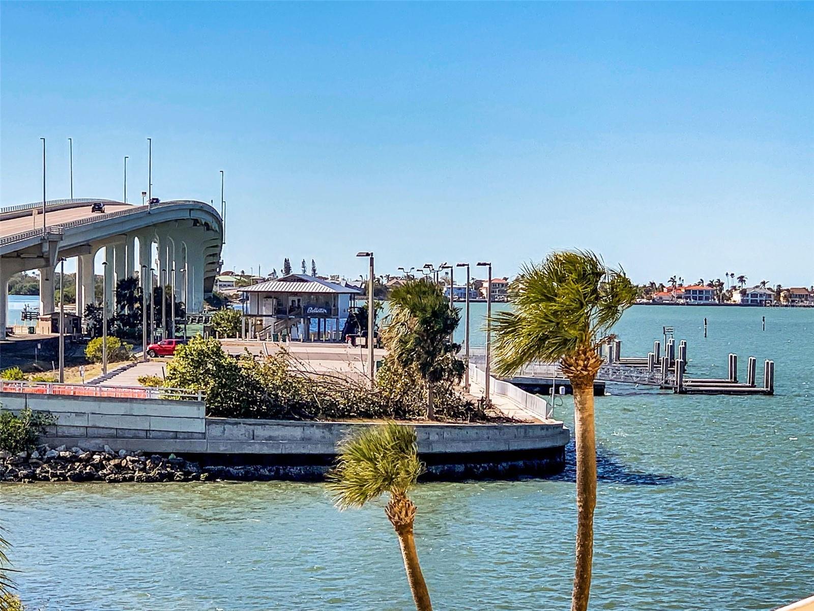 HARBOUR  CLUB CONDO NO 3 - Residential