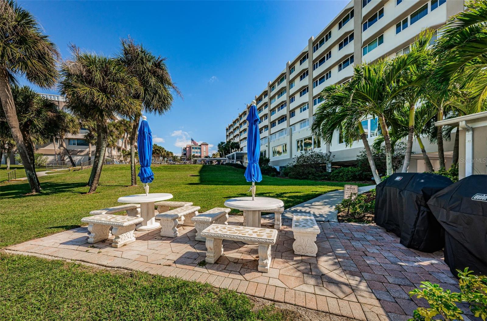HARBOUR  CLUB CONDO NO 3 - Residential
