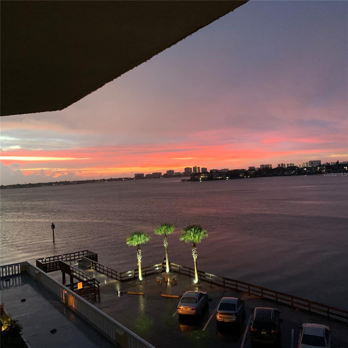 HARBOUR  CLUB CONDO NO 3 - Residential