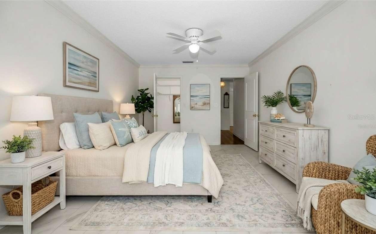 HARBOUR  CLUB CONDO NO 3 - Residential