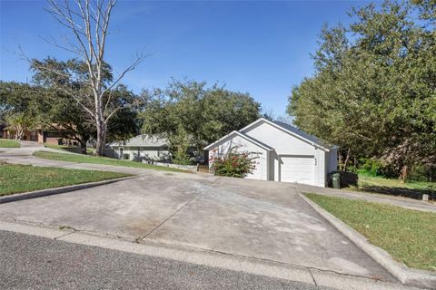 Tiny photo for 624 Brooke Court, Clermont, FL 34711 (MLS # S5140860)