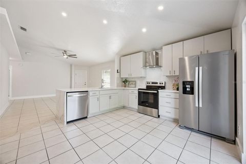 Tiny photo for 624 Brooke Court, Clermont, FL 34711 (MLS # S5140860)