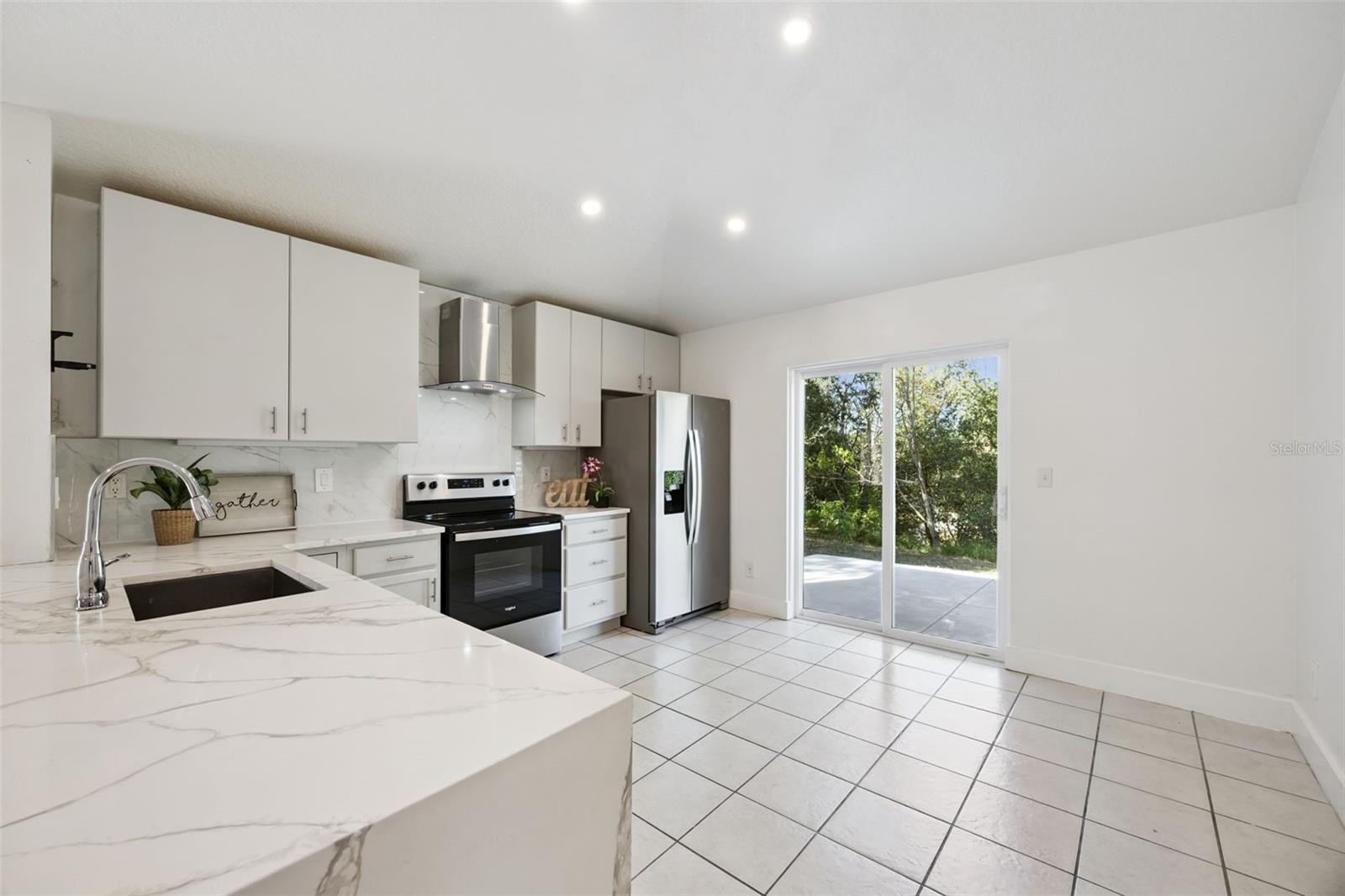 CLERMONT EDGEWOOD LAKE SUB - Residential