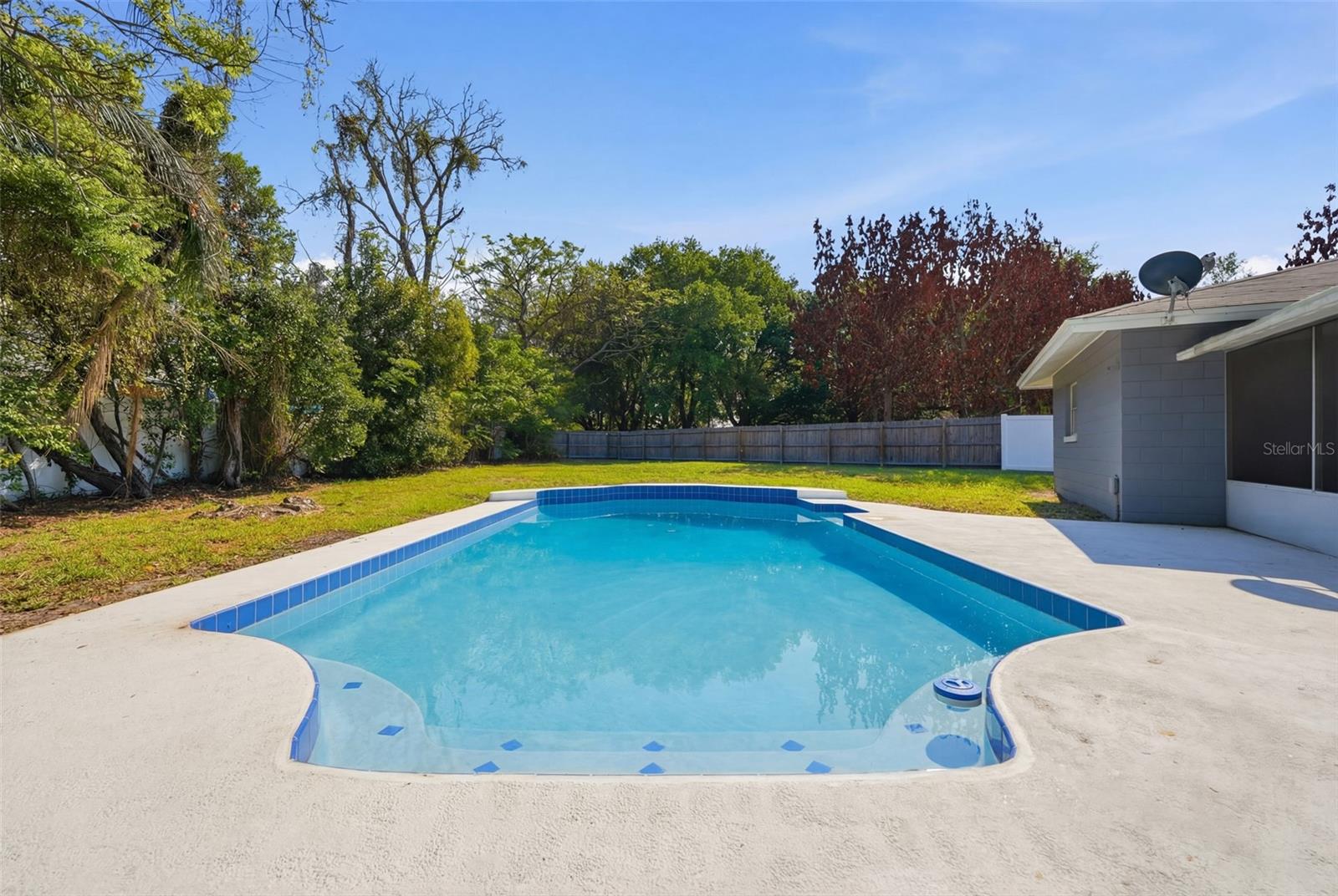 GRANADA WOODS - Residential