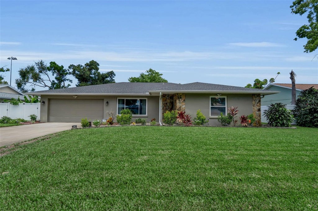 Photo of 5210 36th Avenue Circle W, Bradenton, FL 34209 (MLS # A4704161)
