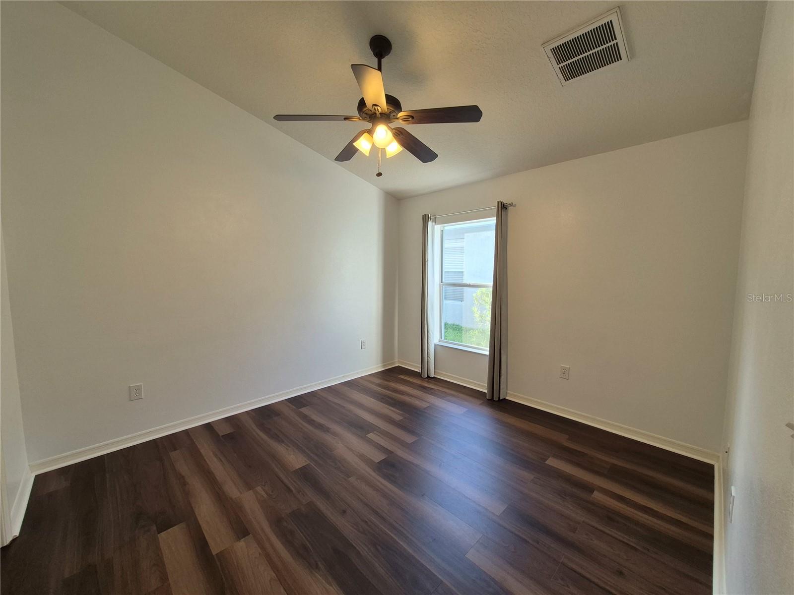 OAK CREEK PH 1 - Residential Lease