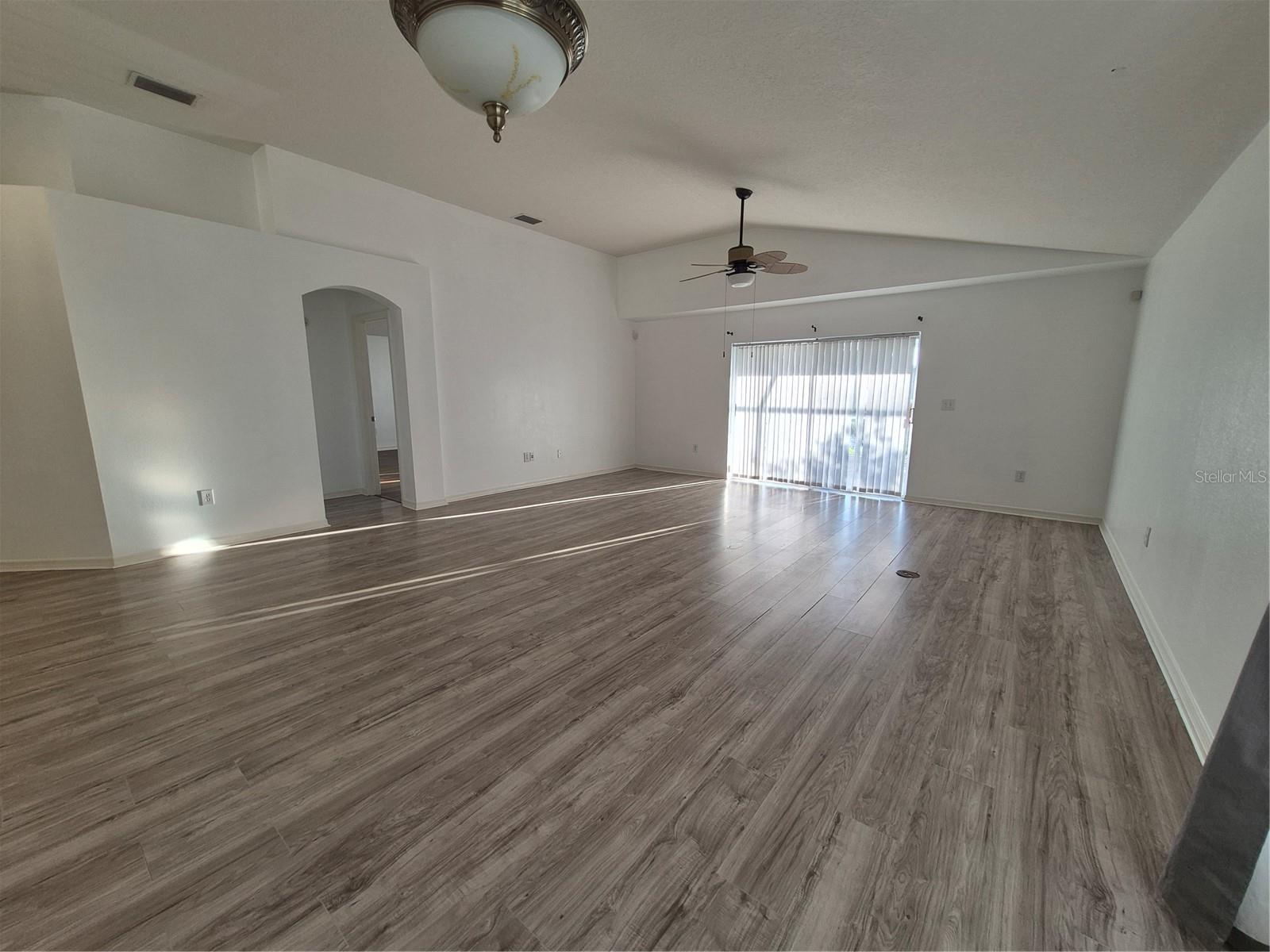 OAK CREEK PH 1 - Residential Lease