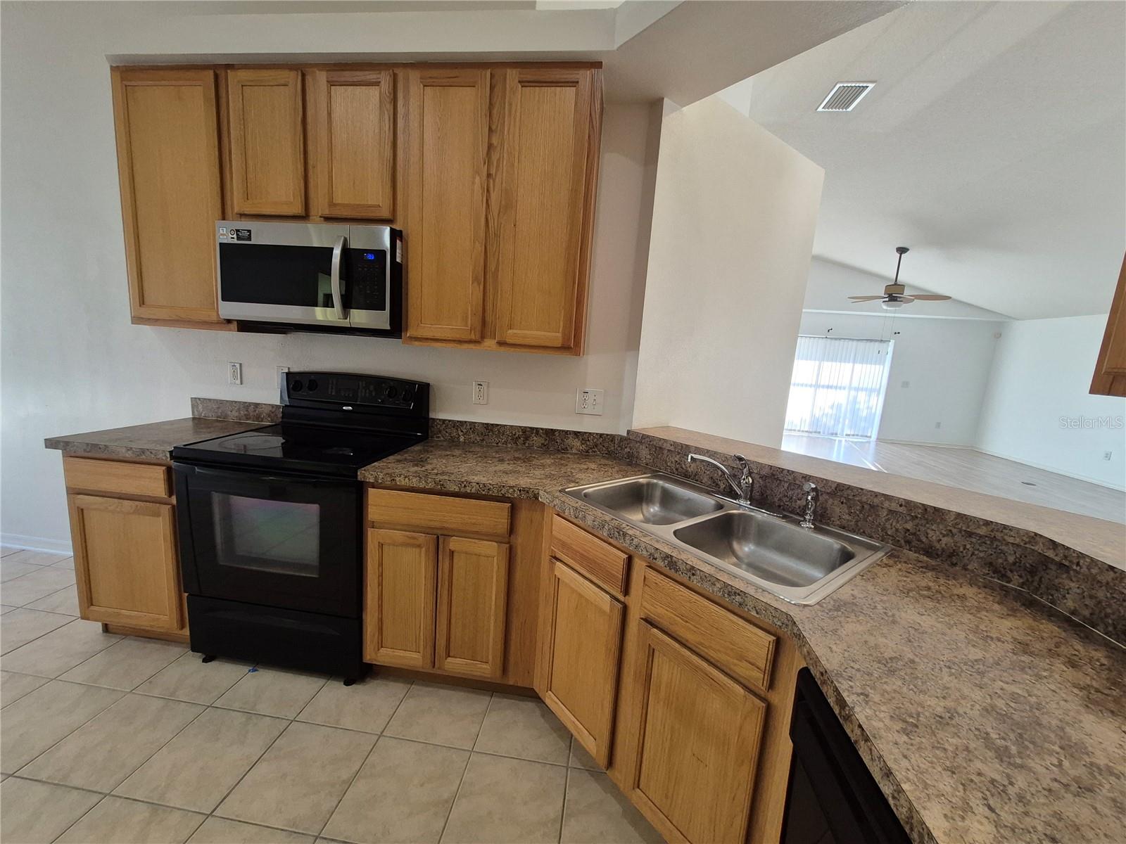 OAK CREEK PH 1 - Residential Lease