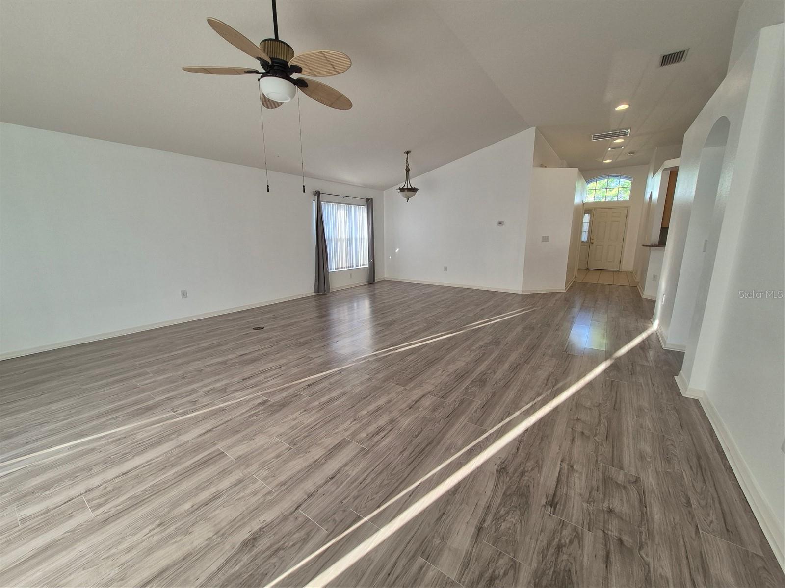 OAK CREEK PH 1 - Residential Lease