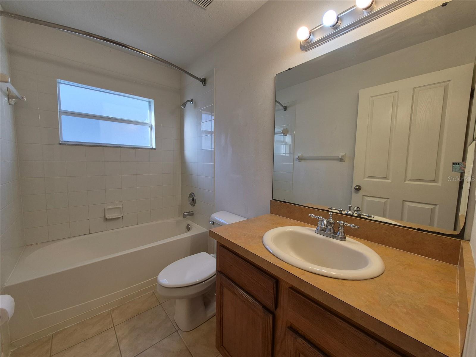 OAK CREEK PH 1 - Residential Lease