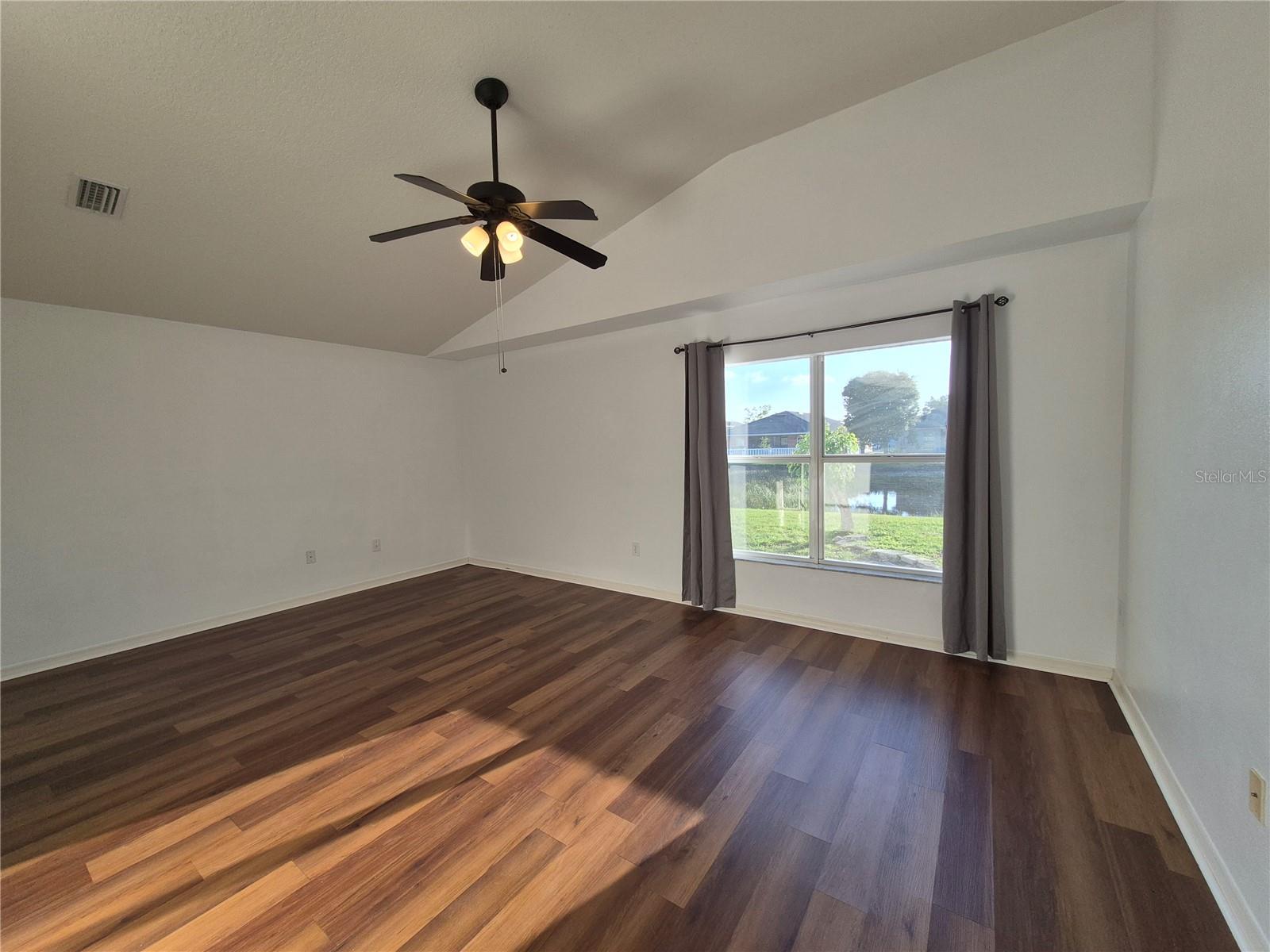 OAK CREEK PH 1 - Residential Lease