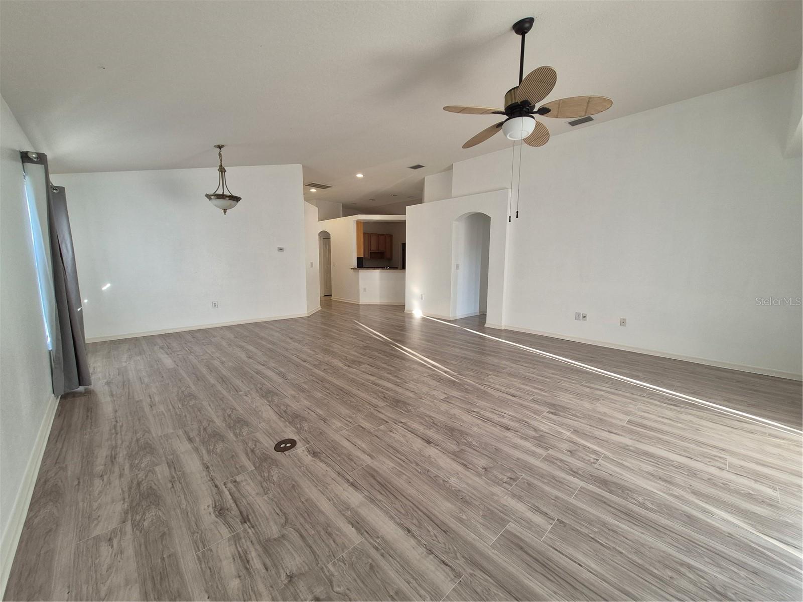 OAK CREEK PH 1 - Residential Lease