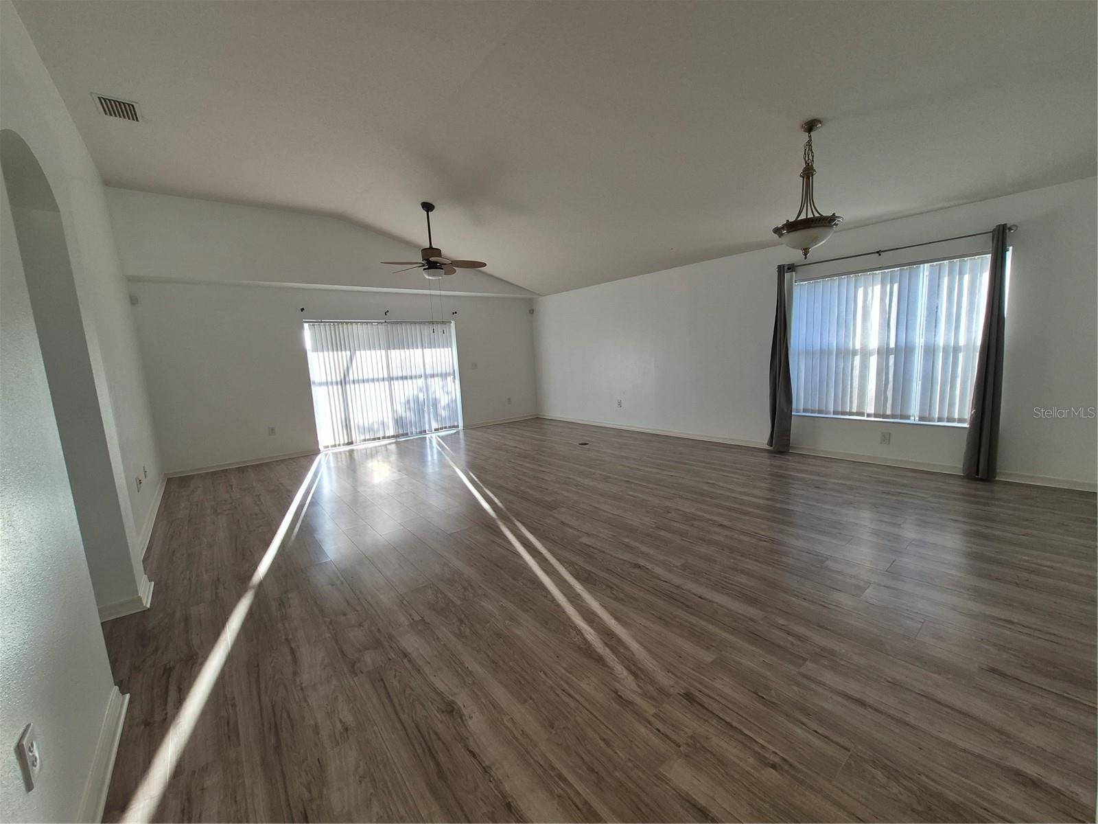 OAK CREEK PH 1 - Residential Lease