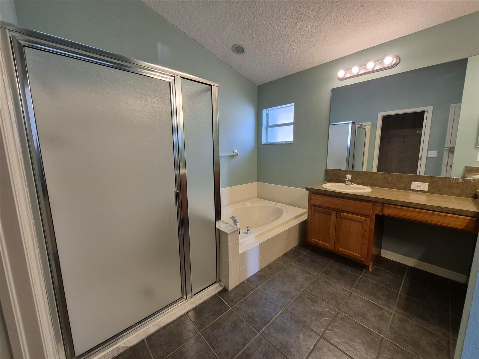 OAK CREEK PH 1 - Residential Lease