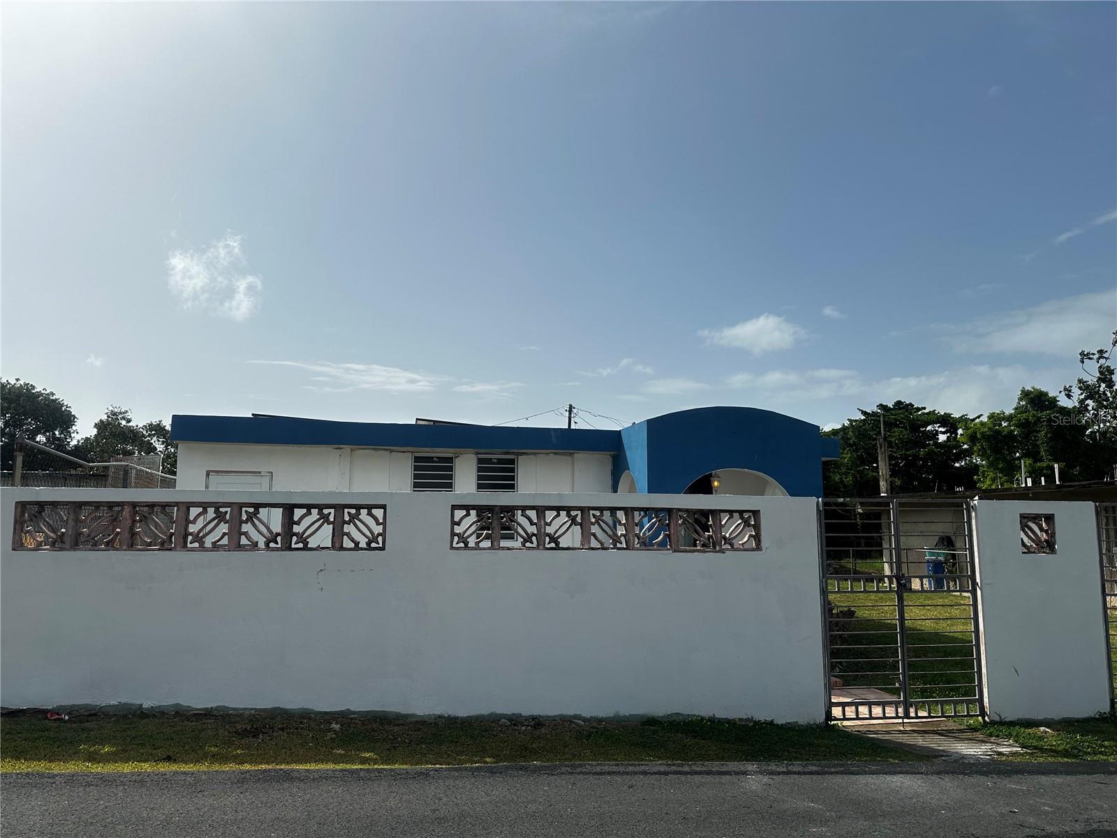 Luis M Cintron 103 B BO. QUEBRADA VUELTAS