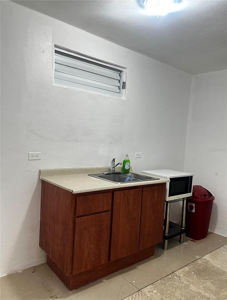 Luis M Cintron 103 B BO. QUEBRADA VUELTAS
