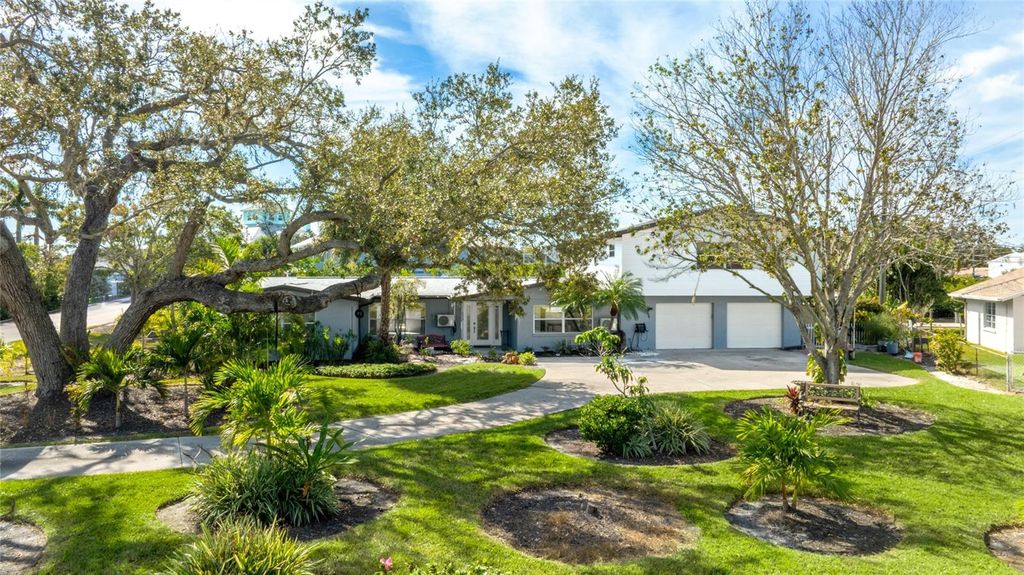 Photo of 333 Sally Lee Drive, Ellenton, FL 34222 (MLS # A4673900)