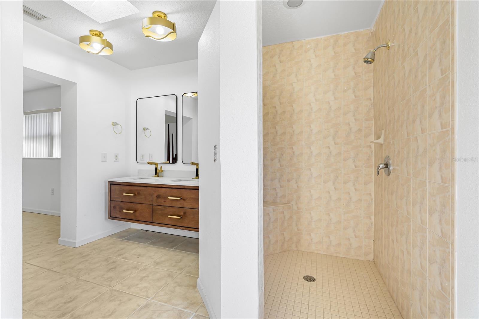 HIGHLAND SHORES SECOND UNIT - Residential