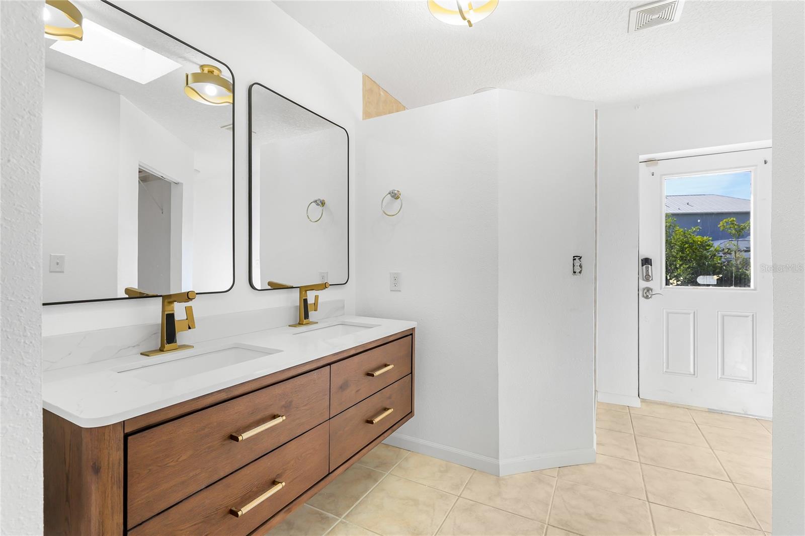 HIGHLAND SHORES SECOND UNIT - Residential