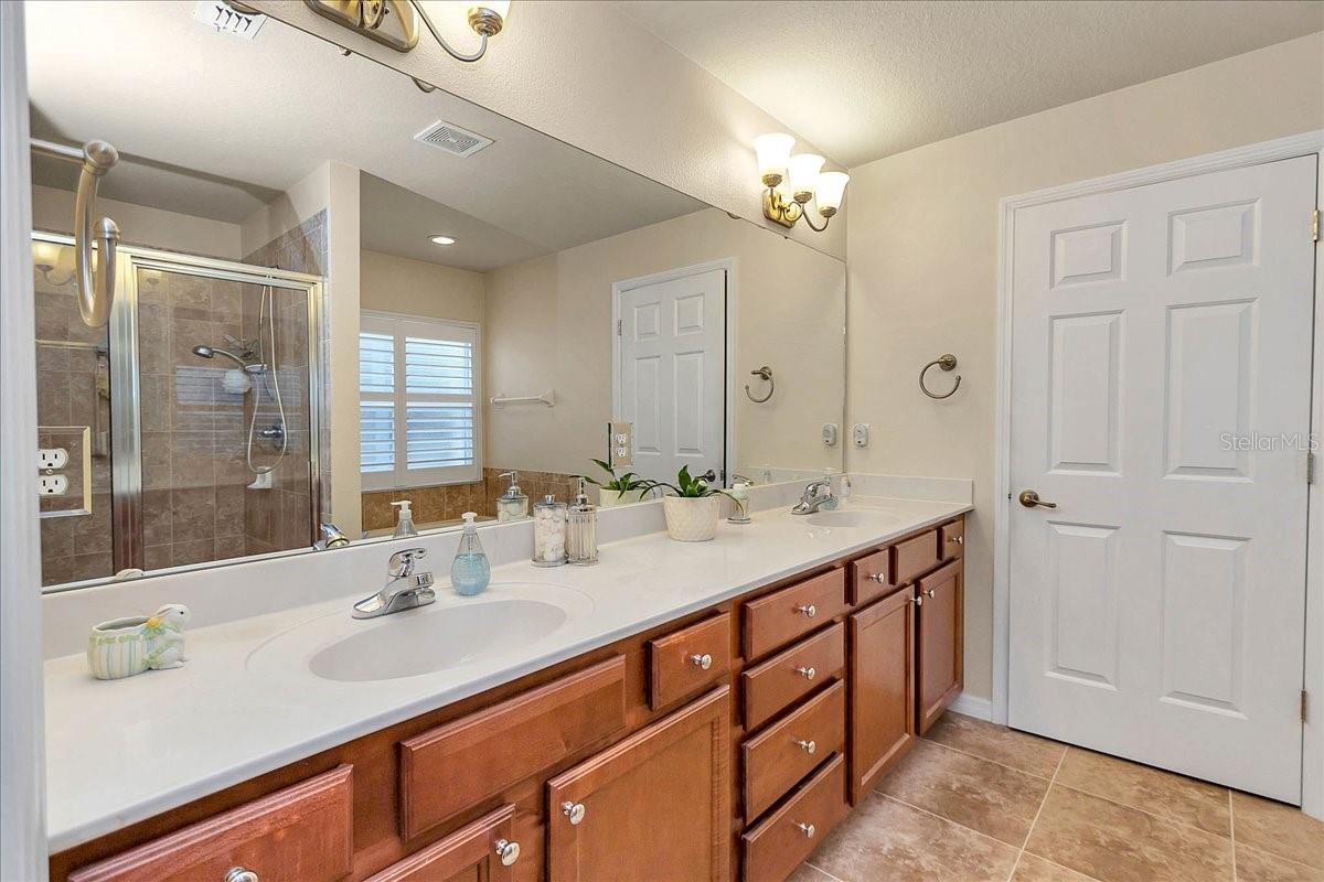 ROLLING HILLS UNIT 1 - Residential