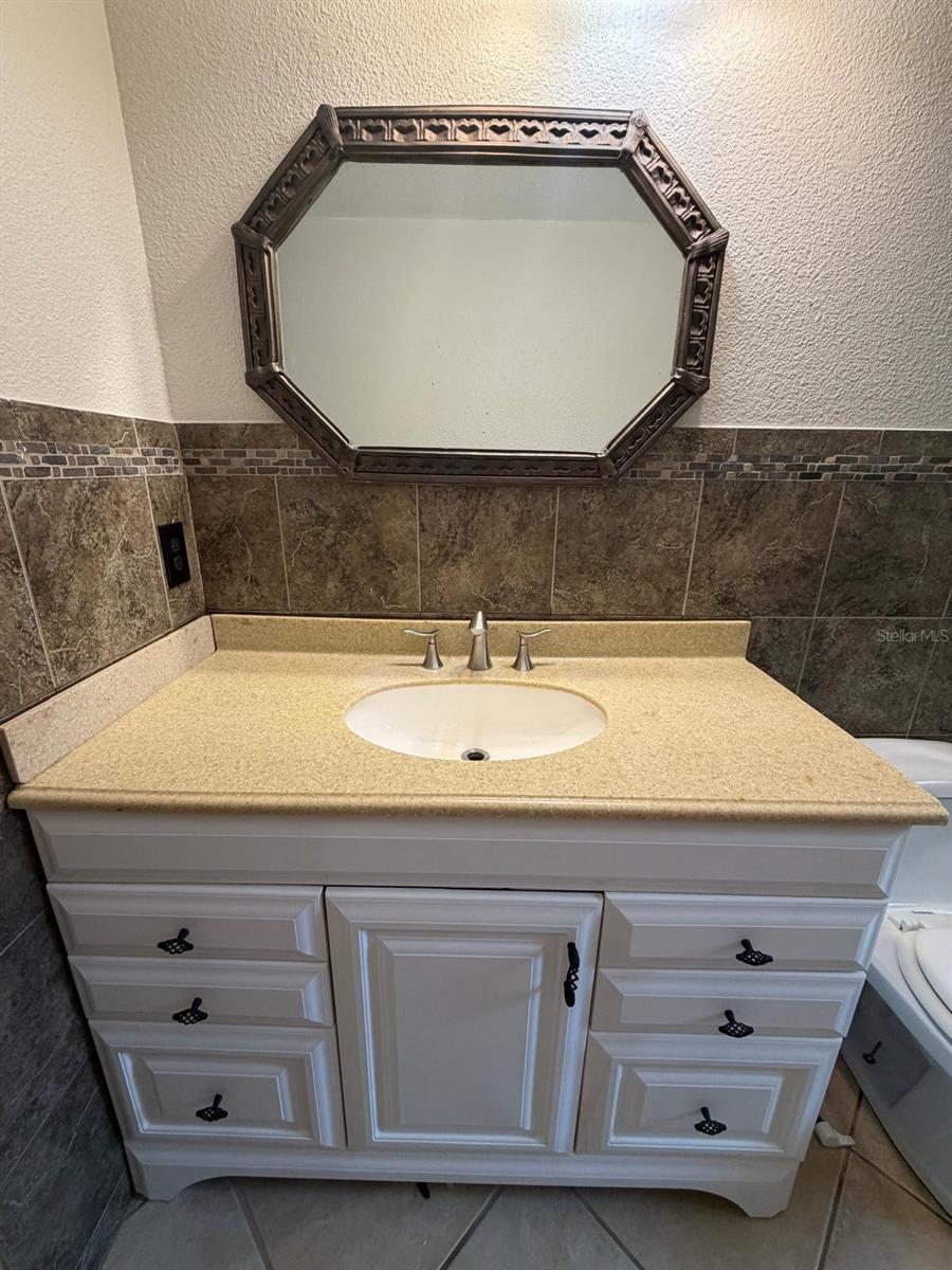 LAKE MC COY OAKS - Residential Lease