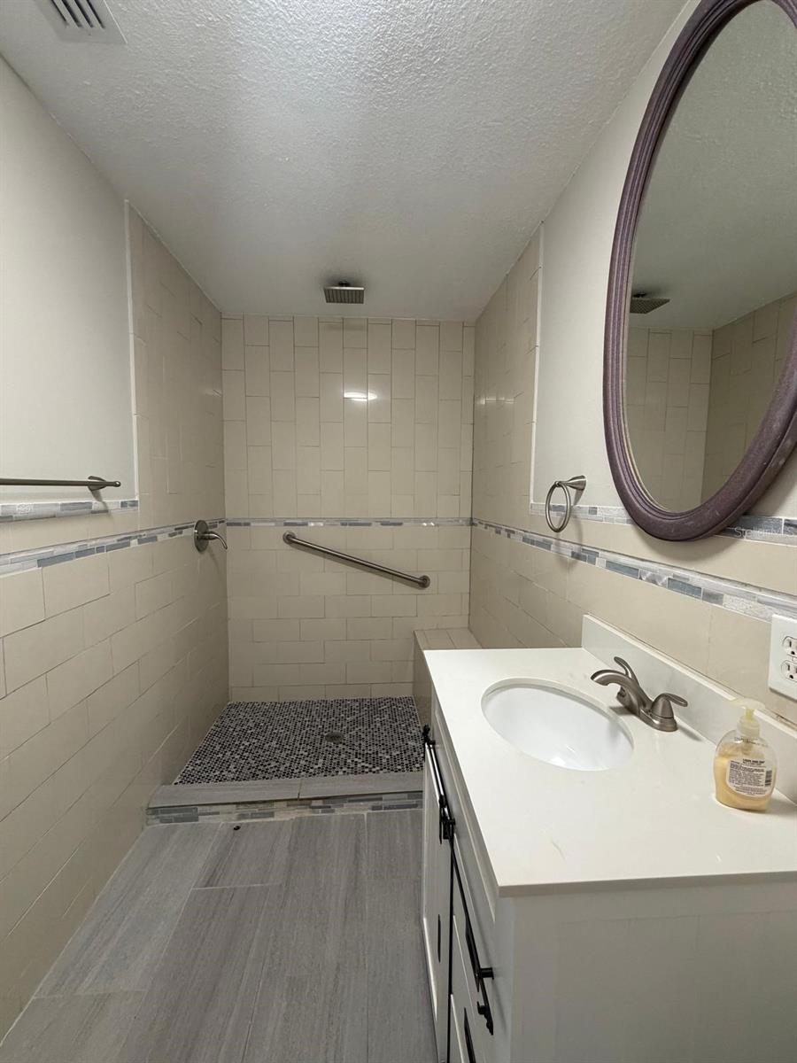 LAKE MC COY OAKS - Residential Lease