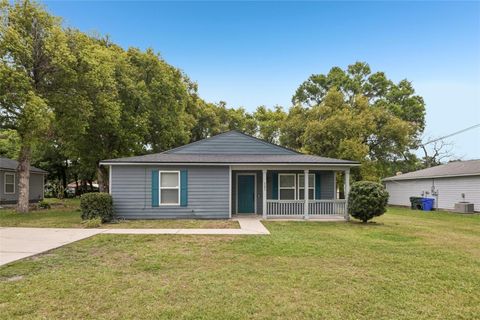 Photo of 505 Petteway Drive, Lakeland, FL 33805 (MLS # TB8497787)
