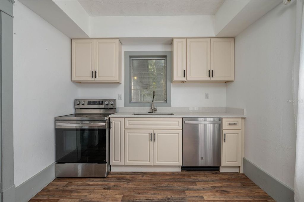 Photo of 511 Avenue G NW, Winter Haven, FL 33881 (MLS # S5143534)