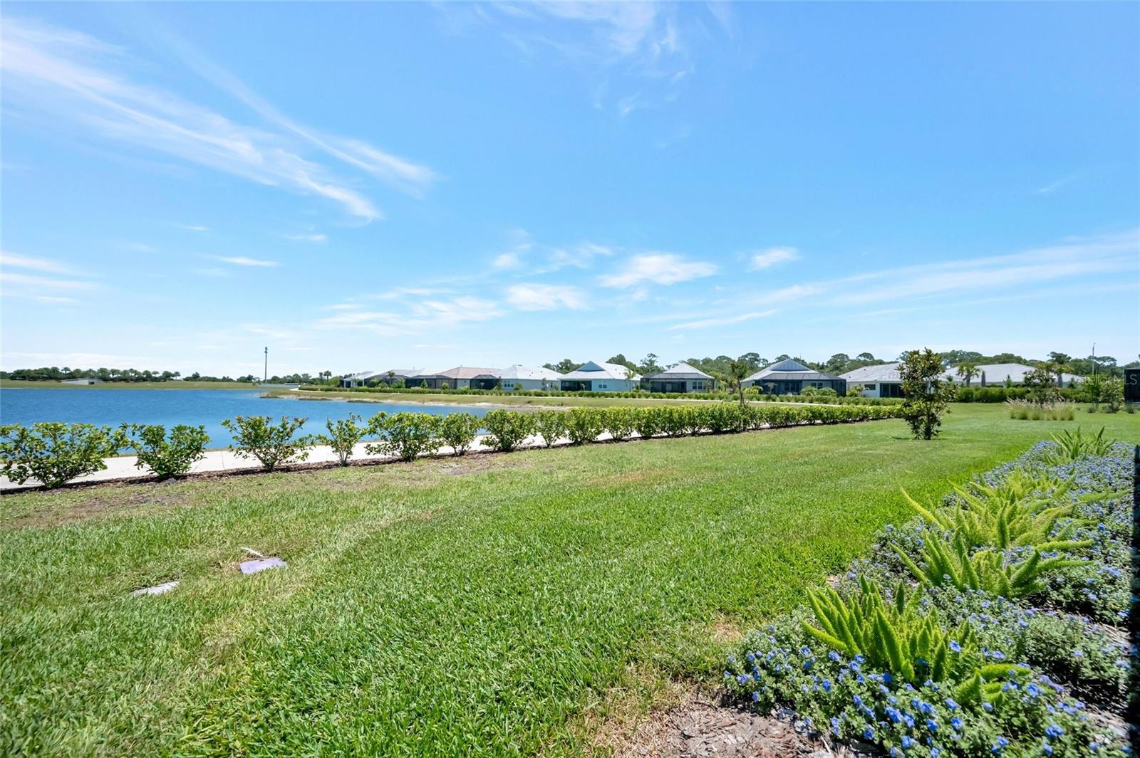 LAKEHOUSE COVE/WATERSIDE PH 5 - Residential