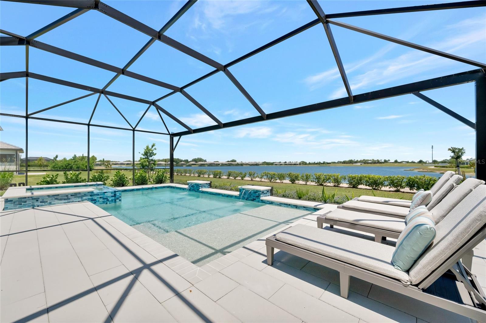LAKEHOUSE COVE/WATERSIDE PH 5 - Residential