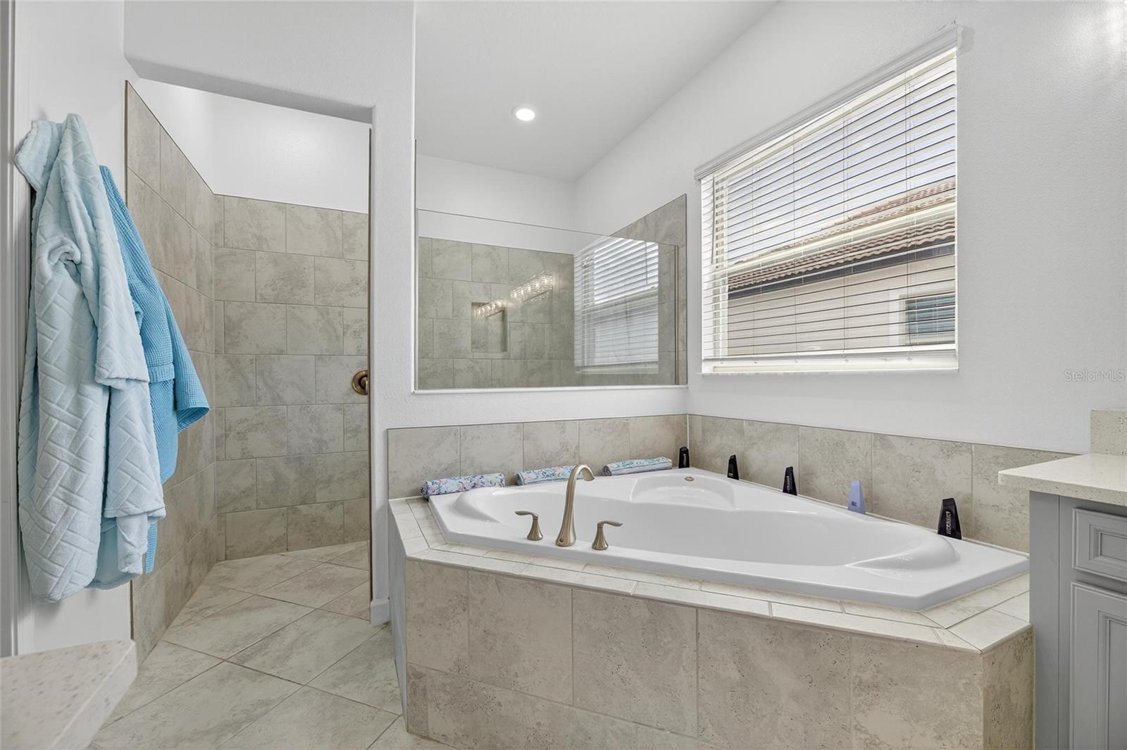 MEDLEY AT SOUTHSHORE BAY - Residential